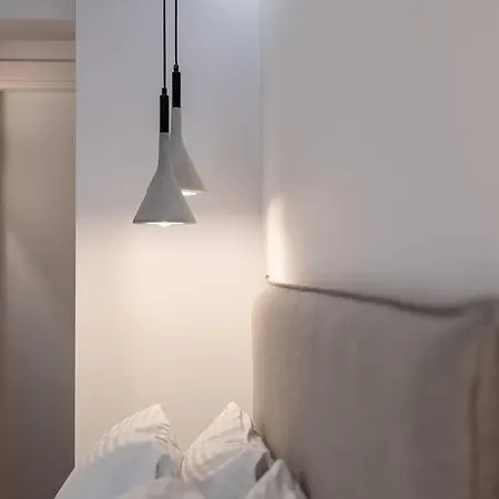 Iris Luxury At The Center Apartment