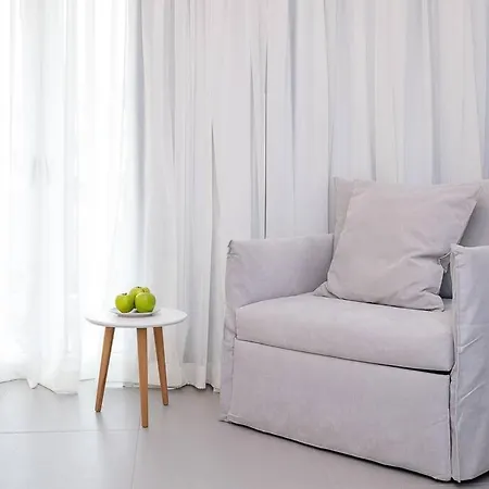 Iris Luxury At The Center Apartment